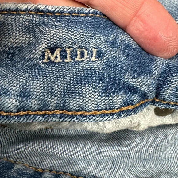 American Eagle Women’s Jean Shorts Midi with Lace behind Distressing Size 6 - Picture 6 of 8